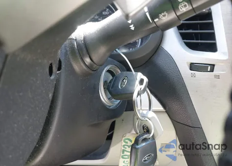 2013 Subaru Outback 2.5I Premium z USA, uszkodzony, nr VIN 4S4BRCGC4D3296382